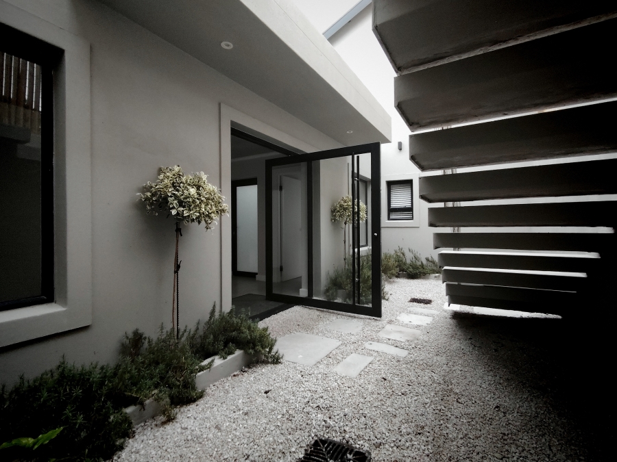 To Let 6 Bedroom Property for Rent in Brackenridge Western Cape